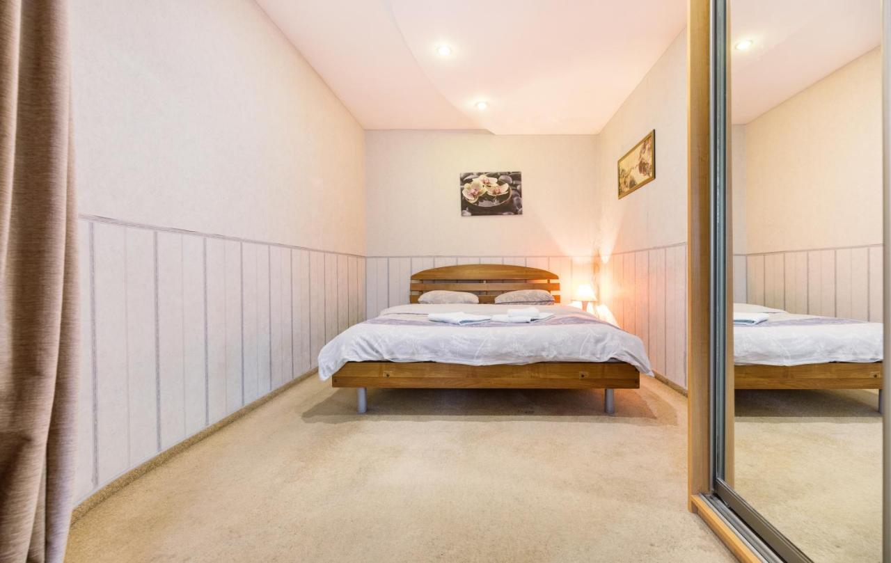 На Палаце Спорта Apartment Kiev Bagian luar foto